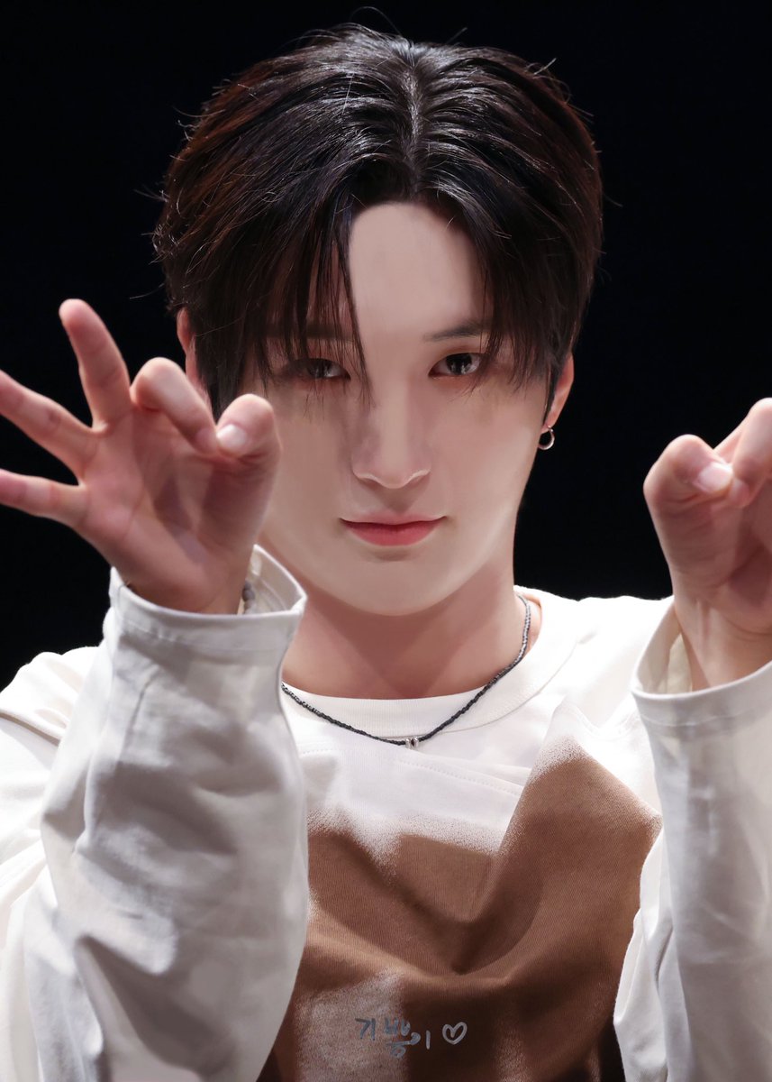 230919 비트로드 대면 팬싸

하트 중독 꿀떠기🍡👌🏻💕

#다크비 #DKB #이찬 #이창민 
#E_CHAN <a href="/DKB_BRAVE/">DKB_OFFICIAL</a>