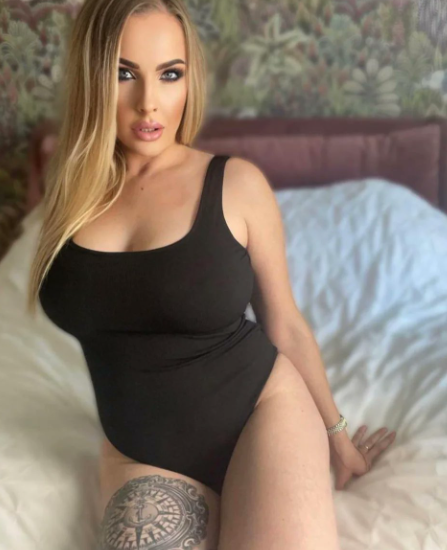 Janinalovedicks's tweet photo. RT wenn Du meine Muschi schmecken möchtest 😘 https://t.co/081Zxrp8qK
