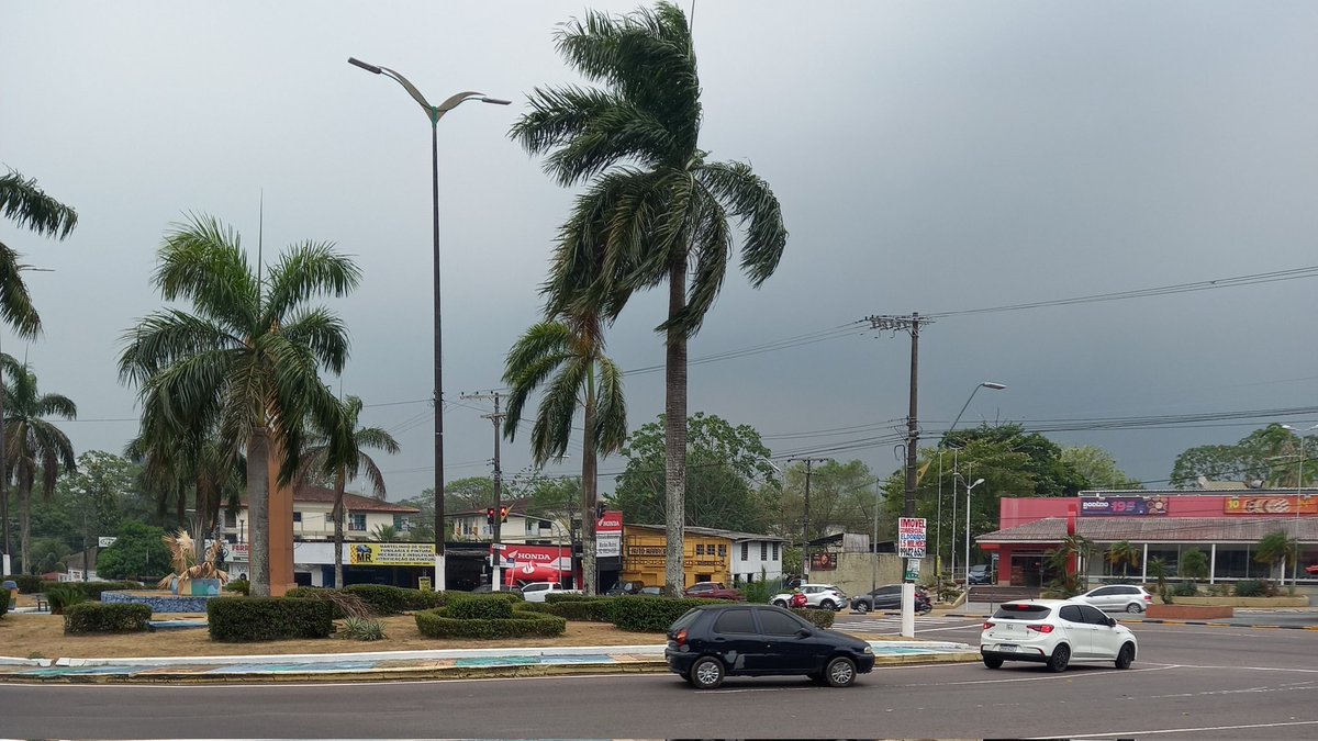 JanderNobre's tweet photo. Que é isso, Manaus? 
Que fumaceiro é esse? https://t.co/8mohVrNkJr