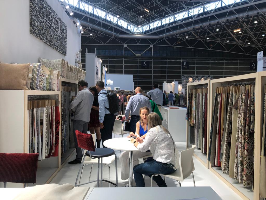 atevaltextil's tweet photo. 2ª jornada de @HTP_Textilhogar marcada por la mayor afluencia de visitantes y en la que se están cumpliendo las agendas de reuniones con los compradores internacionales coordinadas por #ATEVAL, dentro de la misión inversa organizada junto a @ICEX_ y @GVAivace Internacional. https://t.co/LKSFqASb5w
