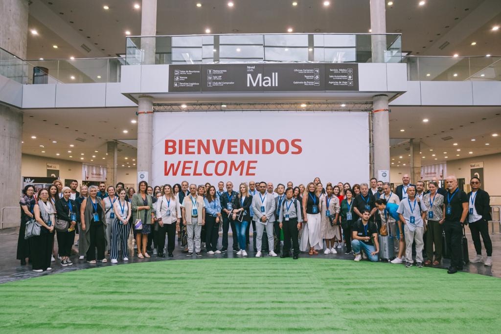 atevaltextil's tweet photo. 2ª jornada de @HTP_Textilhogar marcada por la mayor afluencia de visitantes y en la que se están cumpliendo las agendas de reuniones con los compradores internacionales coordinadas por #ATEVAL, dentro de la misión inversa organizada junto a @ICEX_ y @GVAivace Internacional. https://t.co/LKSFqASb5w