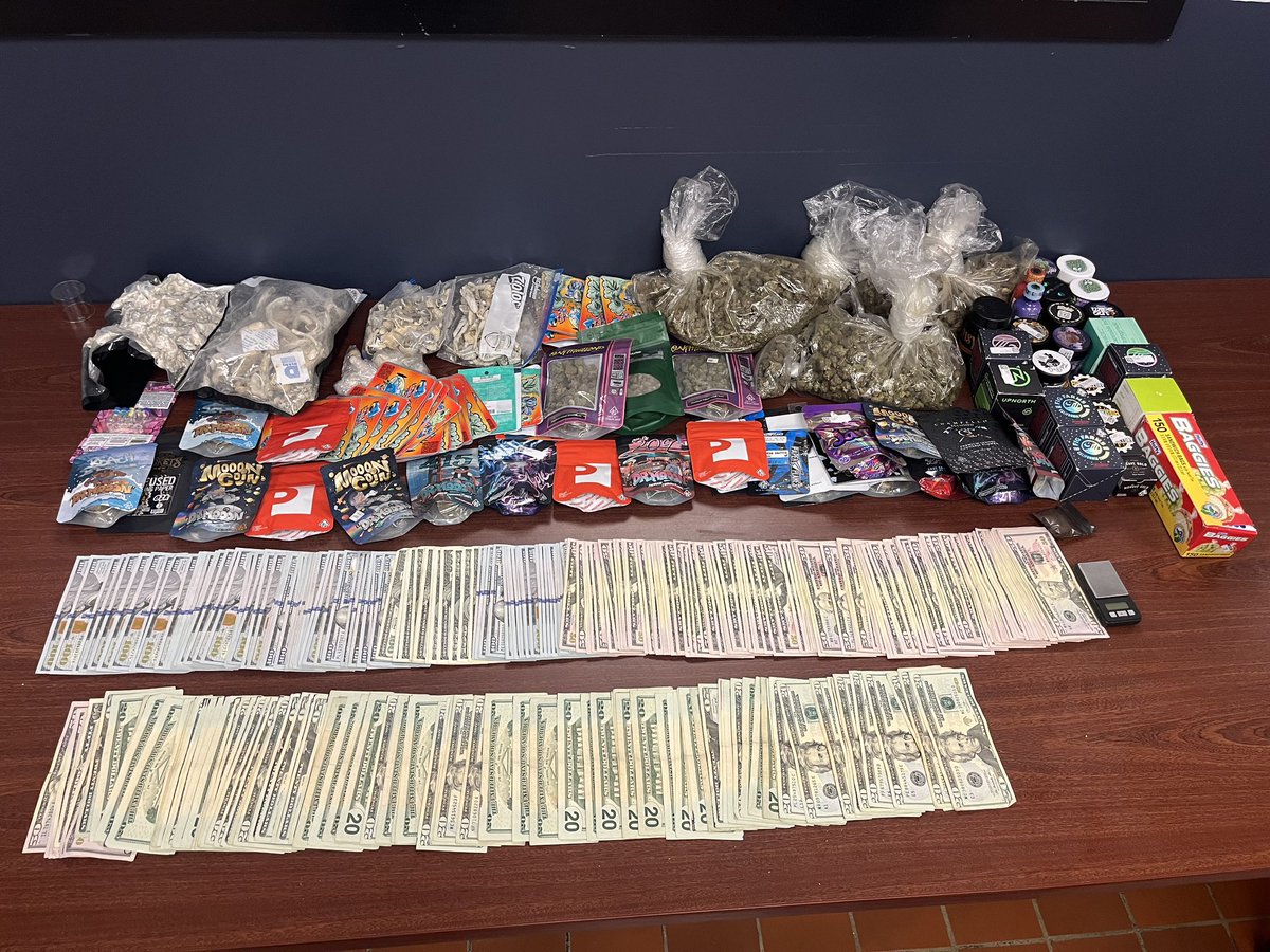 These officers recently observed a motorist commit a minor traffic violation. As they investigated, they discovered that the driver had no license &amp; that the plates on the vehicle were fake.
Their diligent work also uncovered a significant amount of cash &amp; drugs in the vehicle.👇