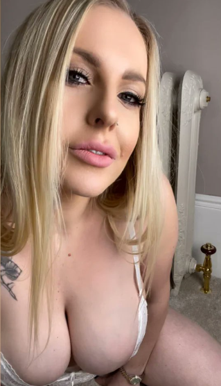 Janinalovedicks's tweet photo. Per whatsapp live zeig ich dir meine pussy ♥⤵ https://t.co/LKiA5TWExm