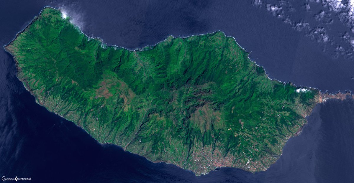 MADEIRA ISLAND Madeira Island covers an area of 736.7 square kilometres and has a maximum length of 58 kilometres (east - west) and a maximum width of 23 kilometres (north - south). It is roughly bounded by the parallels 32º 38' and 32º 52' north latitude and the meridians 16º…