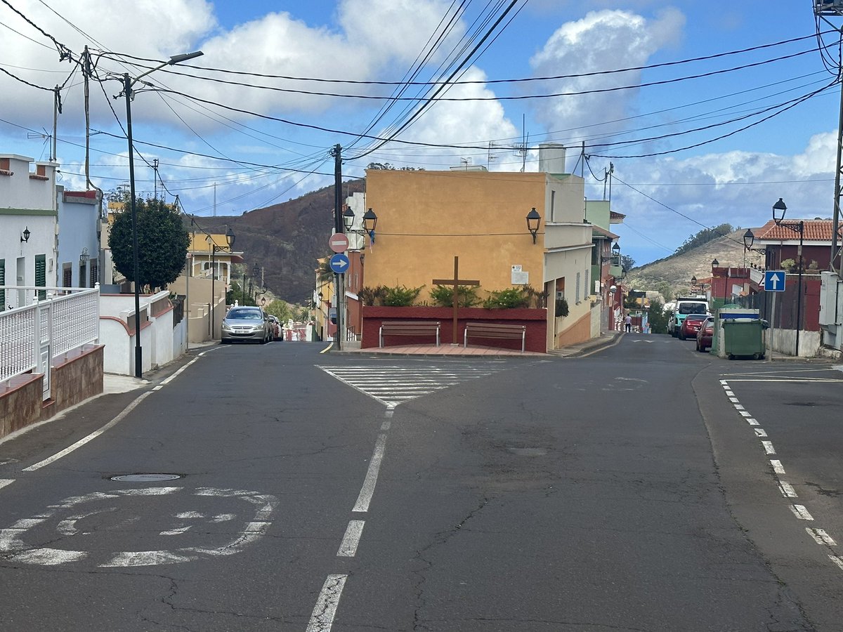 #ObrasyServicios de #Tacoronte pondrá en marcha la próxima semana los trabajos de reasfaltado de 92 calles de la ciudad. Se comenzará en el barrio de #LaLuz. 

ℹ️ tacoronte.es/noticias/2023/…