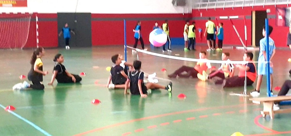 Cite_educBehren's tweet photo. Journée du sport scolaire.
3 activités avec les 6ème : handball,  basket ball, volley ball assis, pour répondre au thème de cette année, olympisme et paralympisme @nellybodo @RLaganier @FredGuyot3007 @Eug57 @VincentKlakocer @CelinePlontz_M https://t.co/NrrZTYlM6m