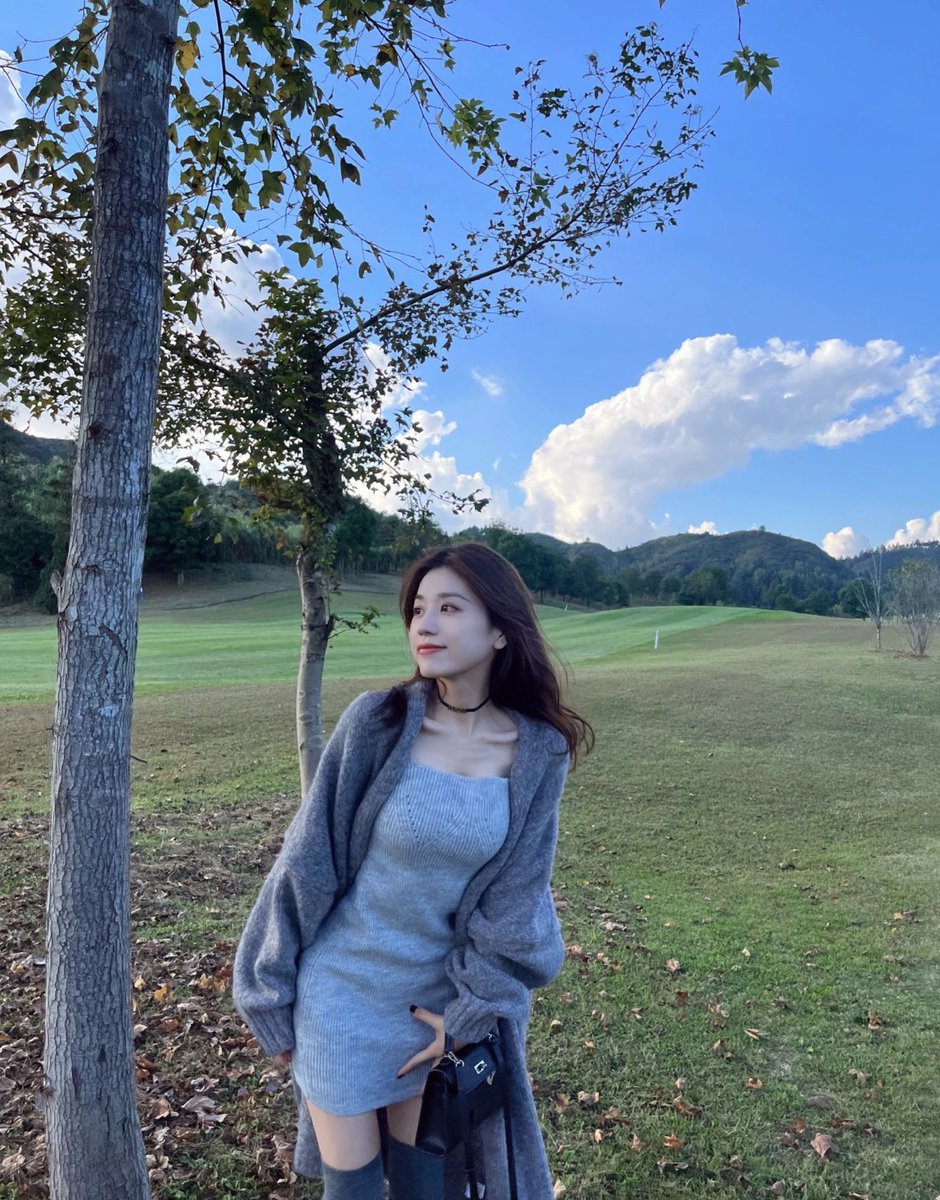 People begin to become successful the minute they decide to be.