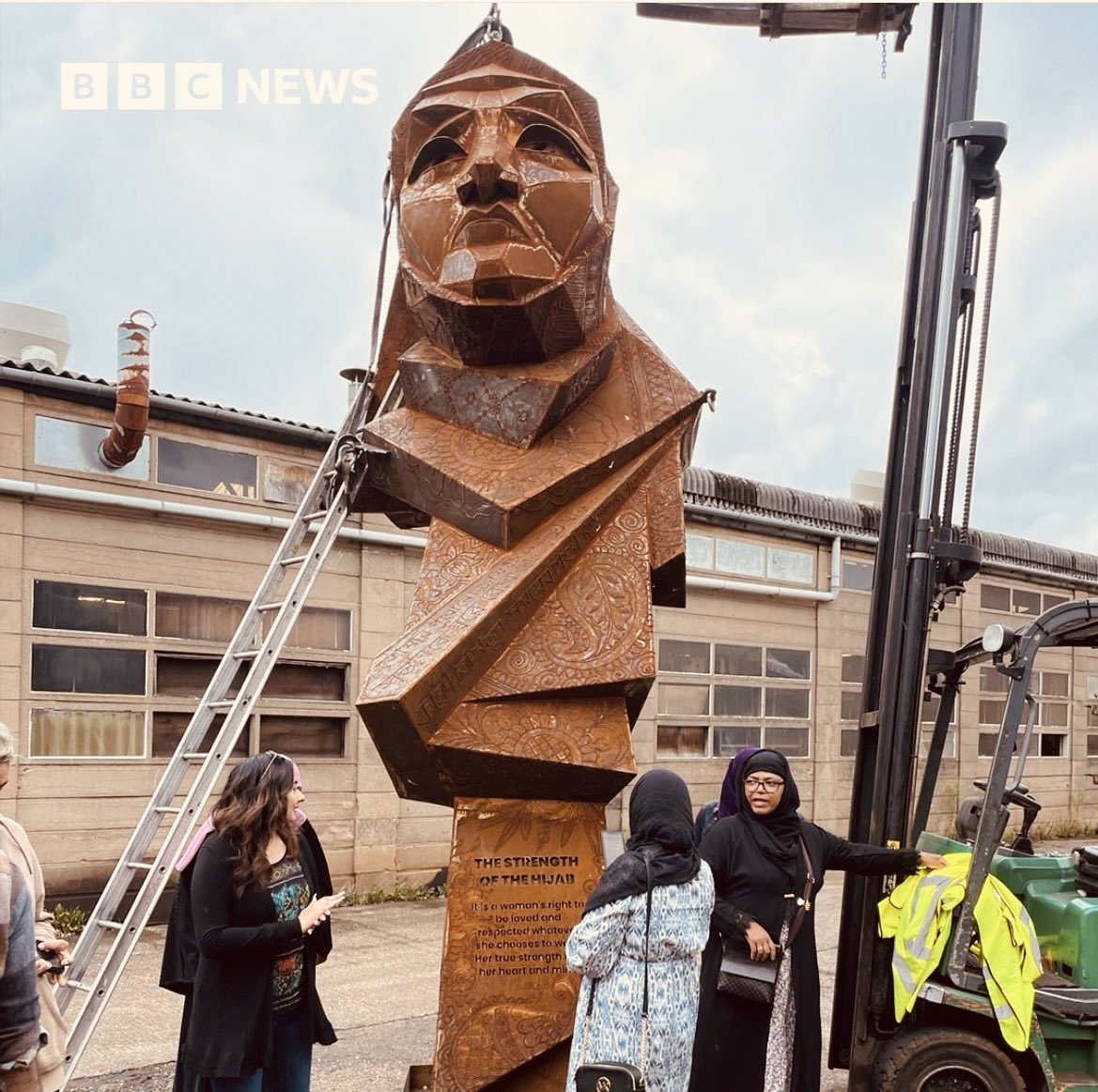SafaiDarya's tweet photo. Why is the symbol of discrimination and oppression of women glorified in the West under the guise of "inclusive society"?

Next month, a new statue, reportedly the world's first of its kind, will be unveiled in a setting near Birmingham, UK, in honour of women who wear the hijab.

The five-metre-high statue, created by Luke Perry, is called "the strength of #hijab “.
Not only is it unacceptable, it is truly dangerous for the future.
The glorification of this kind of "chastity clothing" for a woman undermines the struggle for women's emancipation and self-determination and is counterproductive for women's rights and progress.