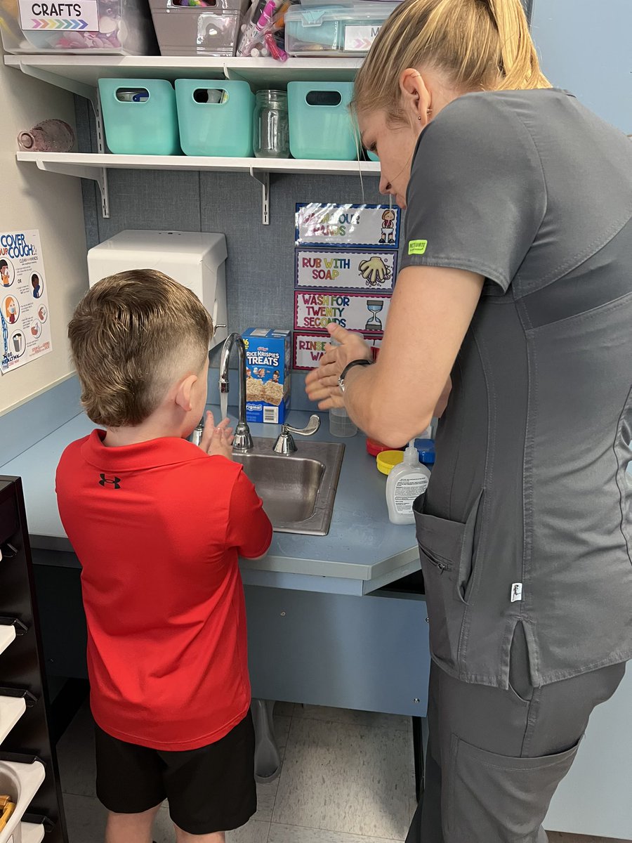 FPEKLeaders's tweet photo. Shoutout to Nurse Cara for coming to teach Kinder how to properly wash our hands! We love our new hand washing song! 🧼 https://t.co/RdqKOIHIEb