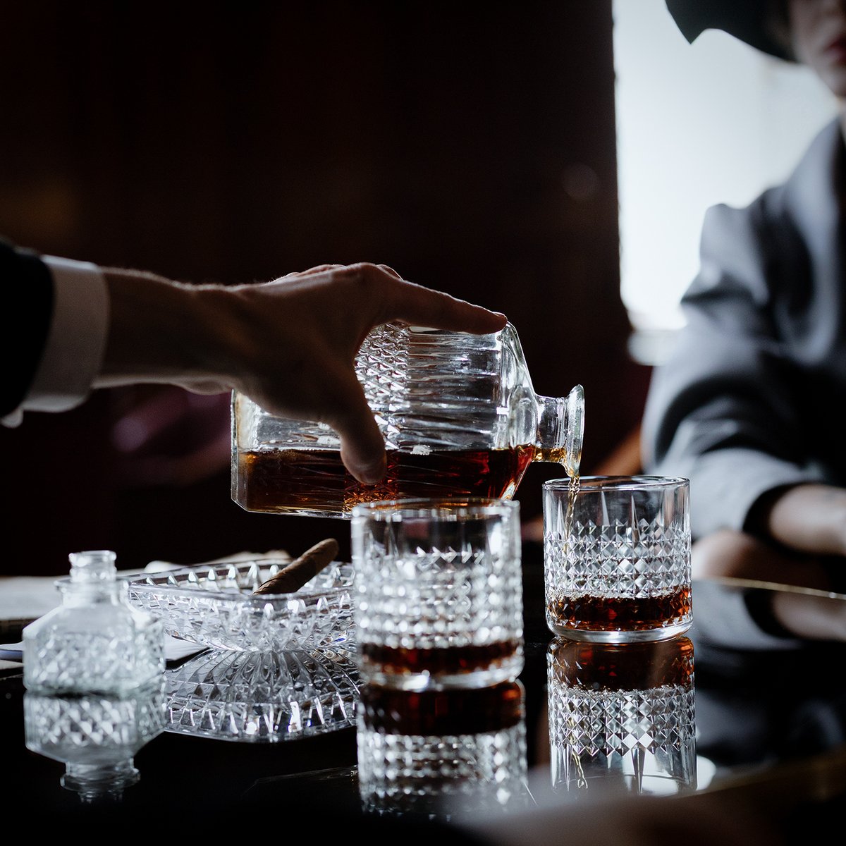 bchapmanwhiskey's tweet image. In a world of fleeting trends, some things remain timeless. Raise a glass to the classic sophistication of Benjamin Chapman Whiskey. 🥃

#benjaminchapman #7yearwhiskey #wheatedrye