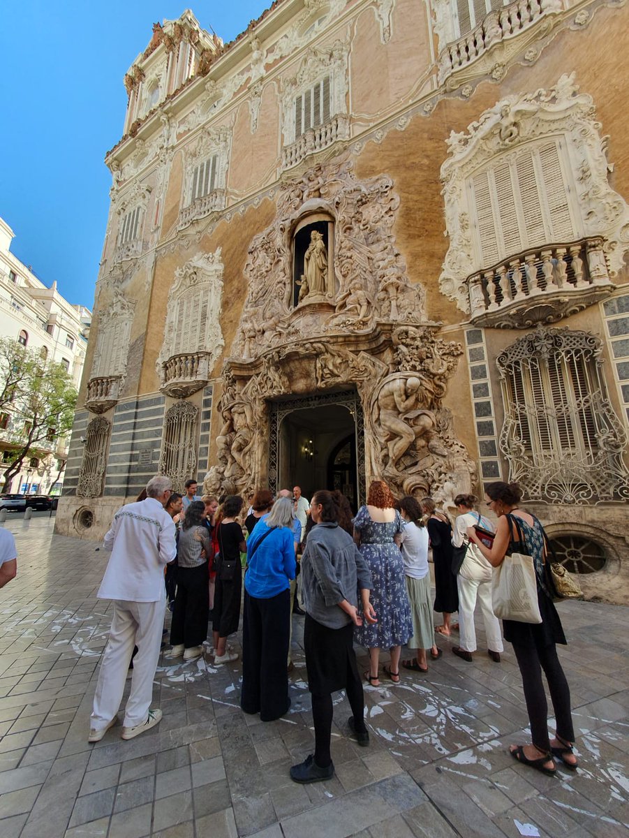 MNCeramica's tweet photo. #Estápasando
Un grupo de 25 asistentes al congreso del @IcomOfficiel que se celebra estos días en Valencia realiza una visita técnica a nuestra sede con la participación de la dirección y las técnicas de conservación y restauración del centro.
#icomcc2023
#visitatécnica https://t.co/MsTsP177GH