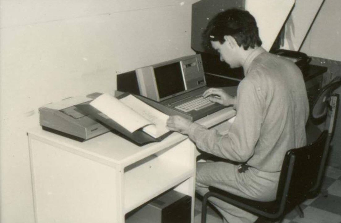 ArchandHeritage's tweet image. This week is #NationalCodingWeek! Enjoy these images of Staffordshire folks honing their tech skills, including a 1992 computer class at Alleynes High School in Stone, a 1992 Royal Mail office in Stoke on Trent and a computer operator at the Reliant Works, Tamworth in 1980.