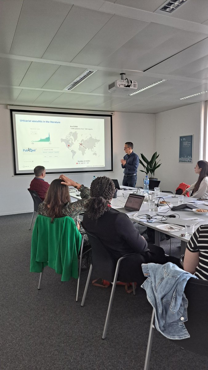 Following a coffee break, we had the opportunity to listen to the Dermatology Section chair, José Luís Garcia, and learned about "Standard baselines of worldwide #PatchTests: similarities and differences", also Pavel Kolkhir about "#UrticarialVasculitis". #SAC2023