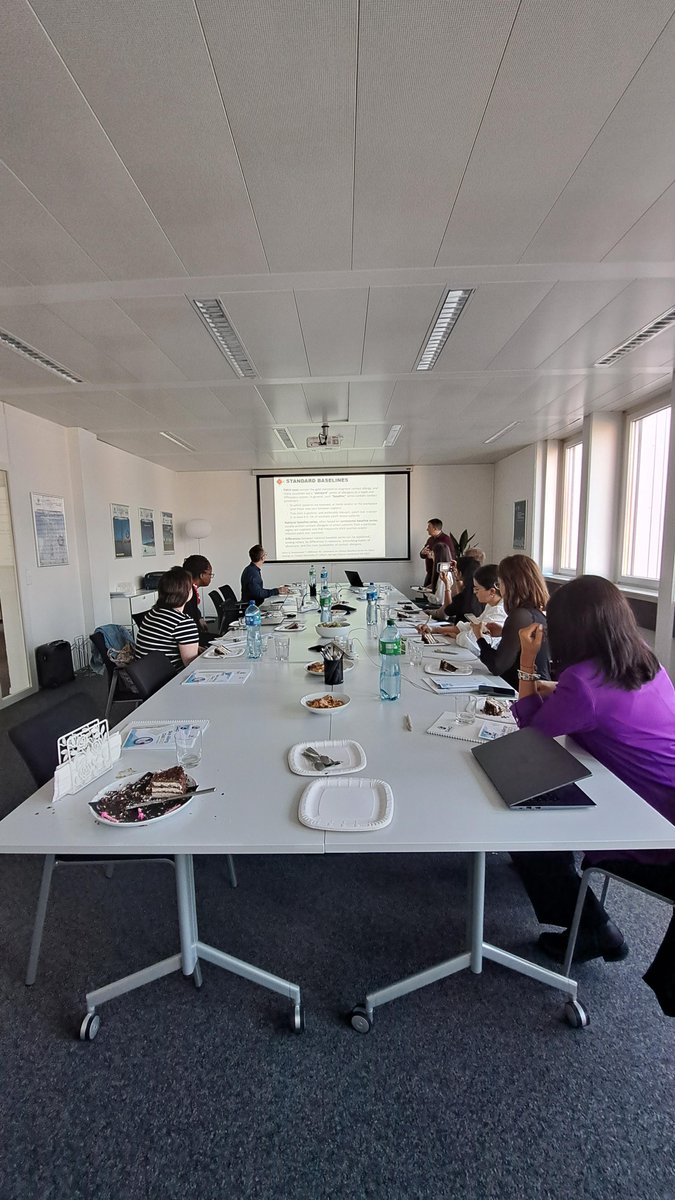 EAACI_JM's tweet photo. Following a coffee break, we had the opportunity to listen to the Dermatology Section chair, José Luís Garcia, and learned about "Standard baselines of worldwide #PatchTests: similarities and differences", also Pavel Kolkhir about "#UrticarialVasculitis". #SAC2023 https://t.co/J6P5DxlArS