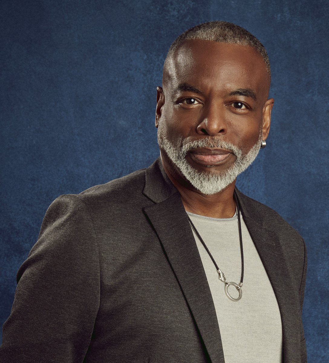 ALA OIF (@oif) on Twitter photo Beloved reading advocate, writer, and television and film star <a href="/levarburton/">LeVar Burton</a> will lead this yearโs #BannedBooksWeek as honorary chair! #LetFreedomRead bit.ly/3ZoB8VT Beloved reading advocate, writer, and television and film star <a href="/levarburton/">LeVar Burton</a> will lead this yearโs #BannedBooksWeek as honorary chair! #LetFreedomRead bit.ly/3ZoB8VT