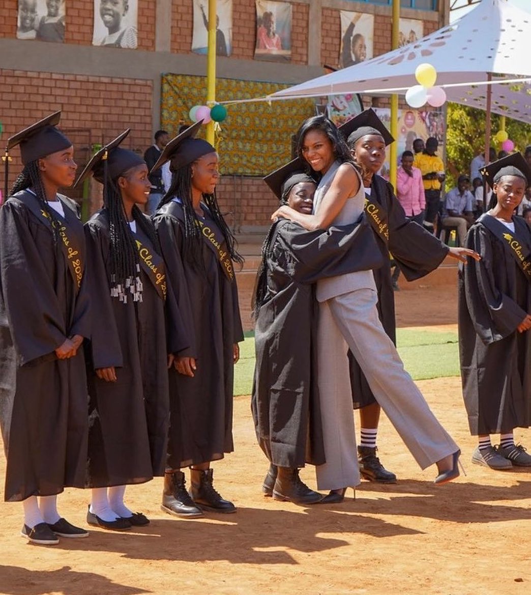 MalaikaDRC's tweet image. We're proud to partner with VRAI, who have helped provide resources for building a well, giving access to clean drinking water and supporting girls through their education. A portion of the proceeds will support our Malaika community - shop here: vrai.com/journal/post/v…