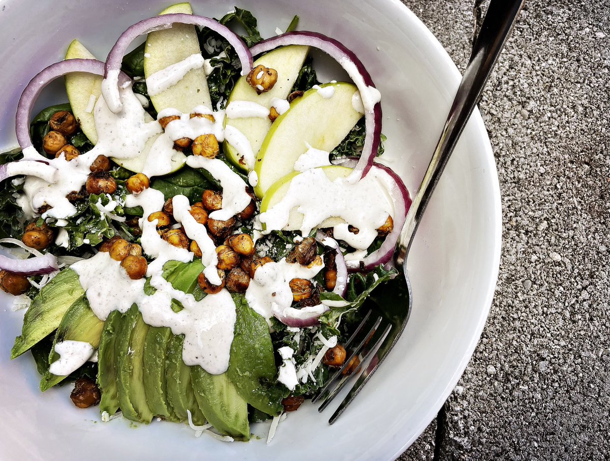 spncrsbg's tweet photo. BIG SALAD: Avocado, apples, red onions, herbed &amp; roasted chickpeas and parmesan on a bed of kale and spinach w/ housemade vegan Caesar dressing https://t.co/Sn5uQF1y0c