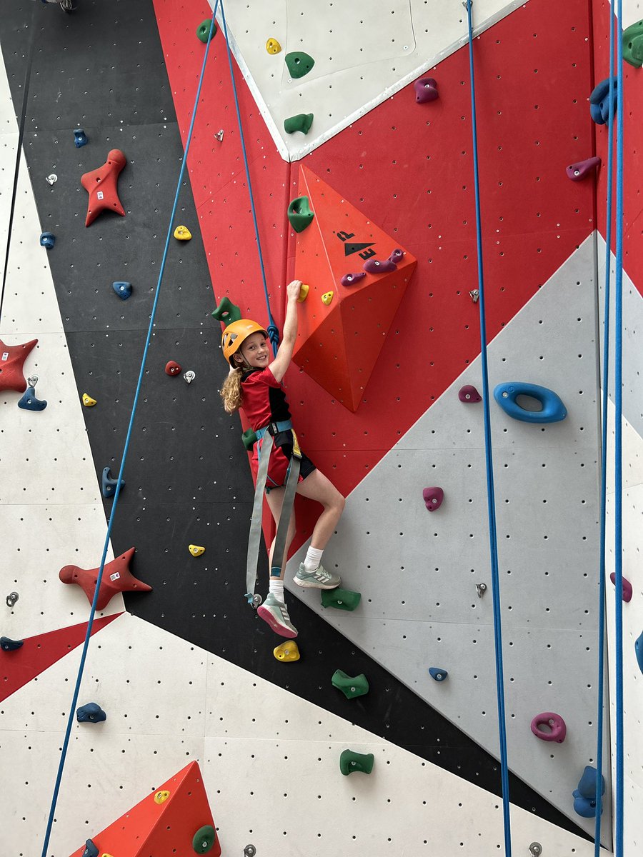 BGS_SportDpt's tweet image. Rainy day sports #BGSsport #goodfun