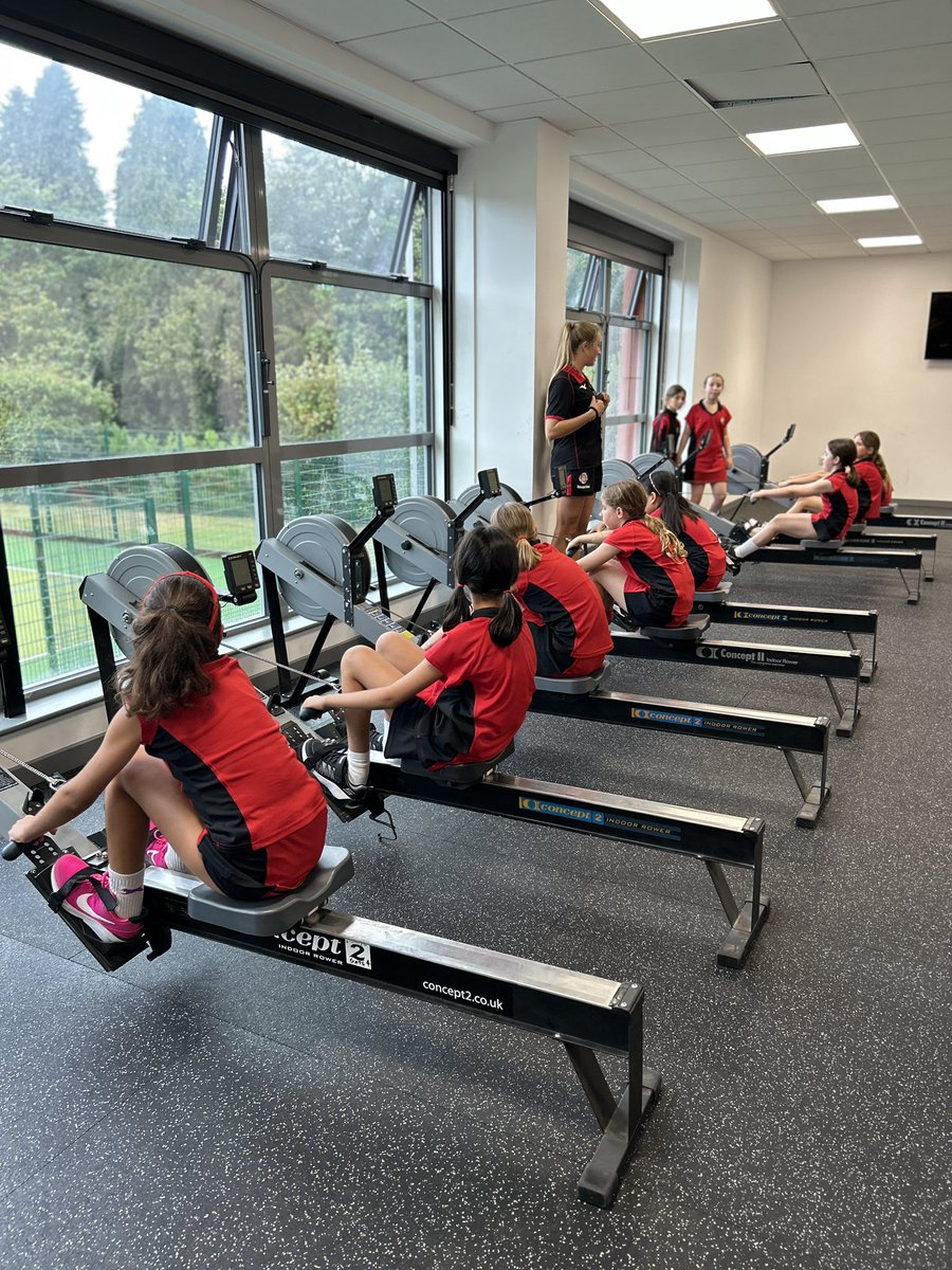 BGS_SportDpt's tweet image. Rainy day sports #BGSsport #goodfun