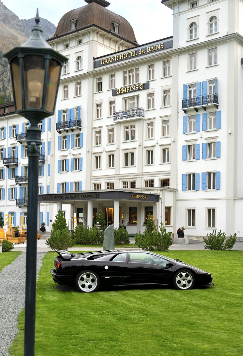 LaMontre18's tweet photo. Lamborghini Diablo SE30 🚀

Un missile dans les Alpes suisses https://t.co/7X59VVDgQe