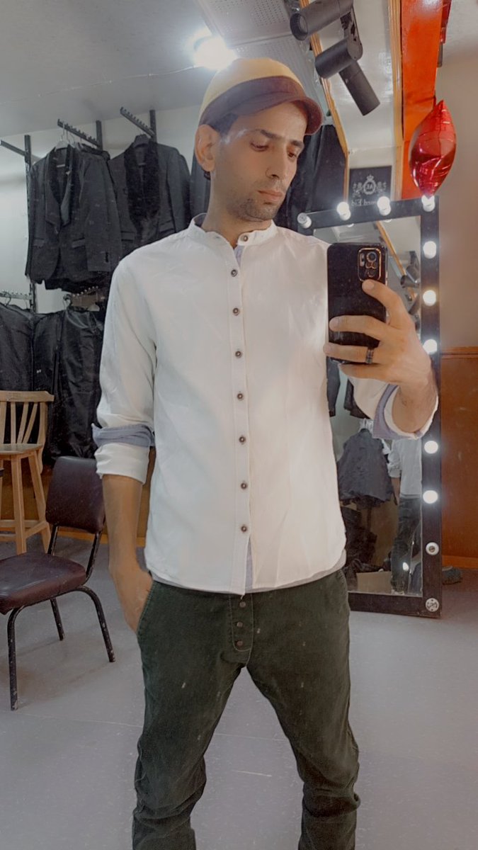 - من اعظم النعم أن يُسكنَ الله السلامةَ في صدرك ، واللُطف فِي طبعك ، والبشاشةَ في وجهك ، والحكمة في عقلك🖤🦂