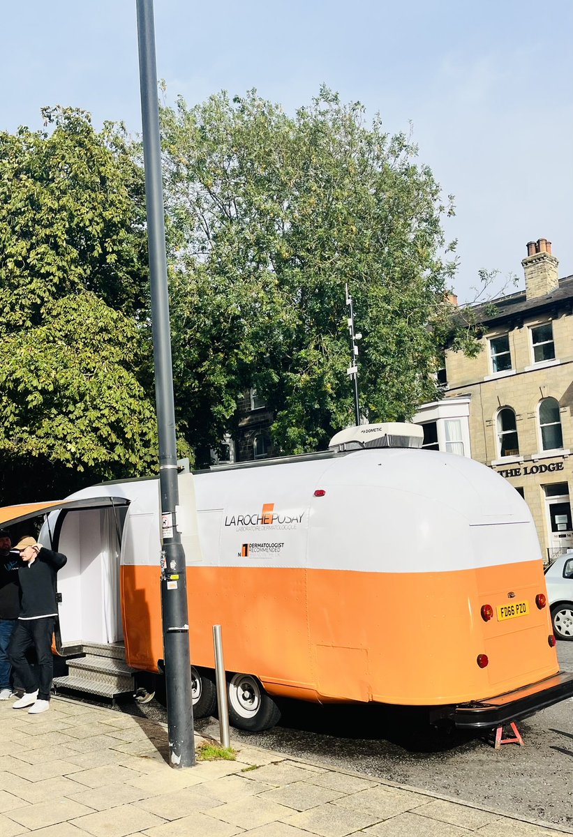 gentleman80s's tweet image. Excellent #SunBus initiative and presentation by @dermtales at @_BDNG conference in Harrogate such an inspiration and would love to be part again.
#molecheck 
#sunprotectionfactor 
#education 
#dermatology
#nursing 
#leadership @LaRochePosayUKI