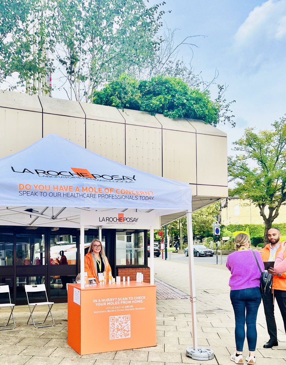 gentleman80s's tweet image. Excellent #SunBus initiative and presentation by @dermtales at @_BDNG conference in Harrogate such an inspiration and would love to be part again.
#molecheck 
#sunprotectionfactor 
#education 
#dermatology
#nursing 
#leadership @LaRochePosayUKI