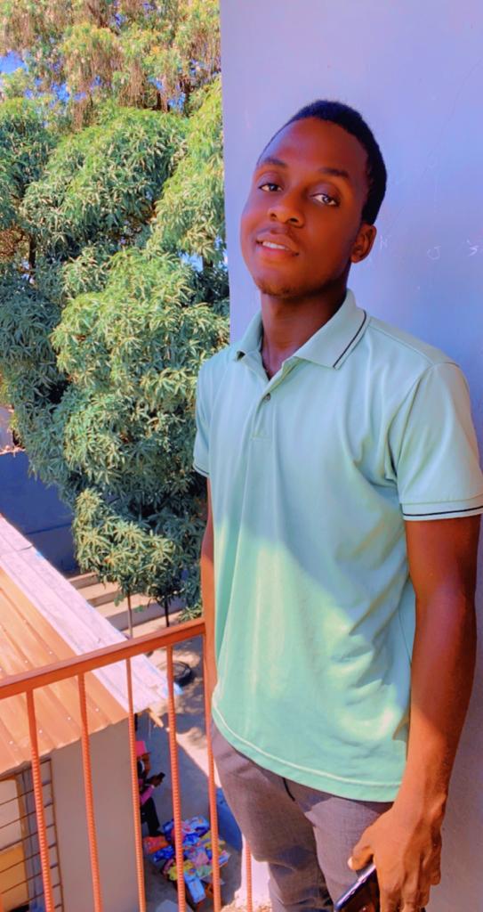 wilex708's tweet photo. Toujou koute kèw se li sèl kap baw vérité 
Tuju ret onèt pou tout koz ki jis nou vle lite
Soti ak tèt nou wo
Si n pa rive fè sa n dwe fè sa n kapab listwa va chwazi héro l
@DfiAyiti 
#Lotbòbaryèa gen #Vie la son Prison
#TinègPòdpe https://t.co/koGoMdmOHf
