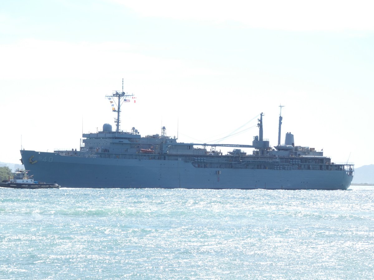 WarshipCam's tweet photo. USS Frank Cable (AS-40) Emory S. Land-class submarine tender coming into Pearl Harbor - September 20, 2023 #ussfrankcable #as40
SRC: TW-@ES12071207 https://t.co/0x9oEoKI21