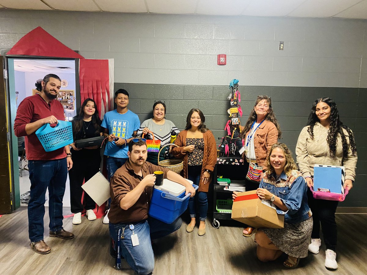 Anything But a Backpack Day 🎒. The kids had some creative ideas! #LHSHomecoming2023