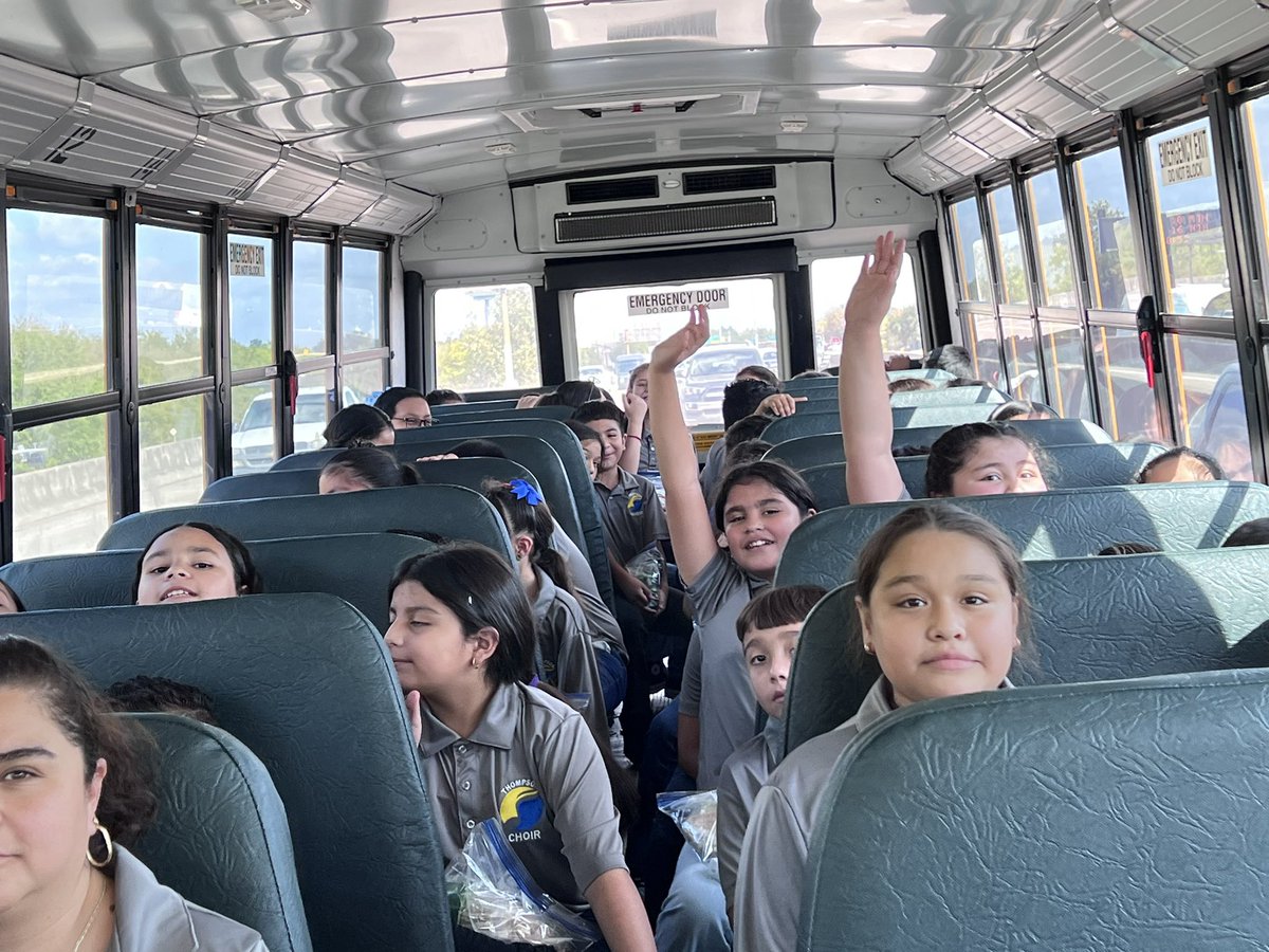 MsNBurr's tweet photo. Thank you to the @astros and @JuwanJHill for helping the @Thompson_Aldine and @BusseyES_AISD choirs have an amazing experience performing the national anthem today! @AldineISD @aldinefinearts @maty_orozco @Only1sheleah @drgoffney #myAldine https://t.co/1ZsnpNwaGO