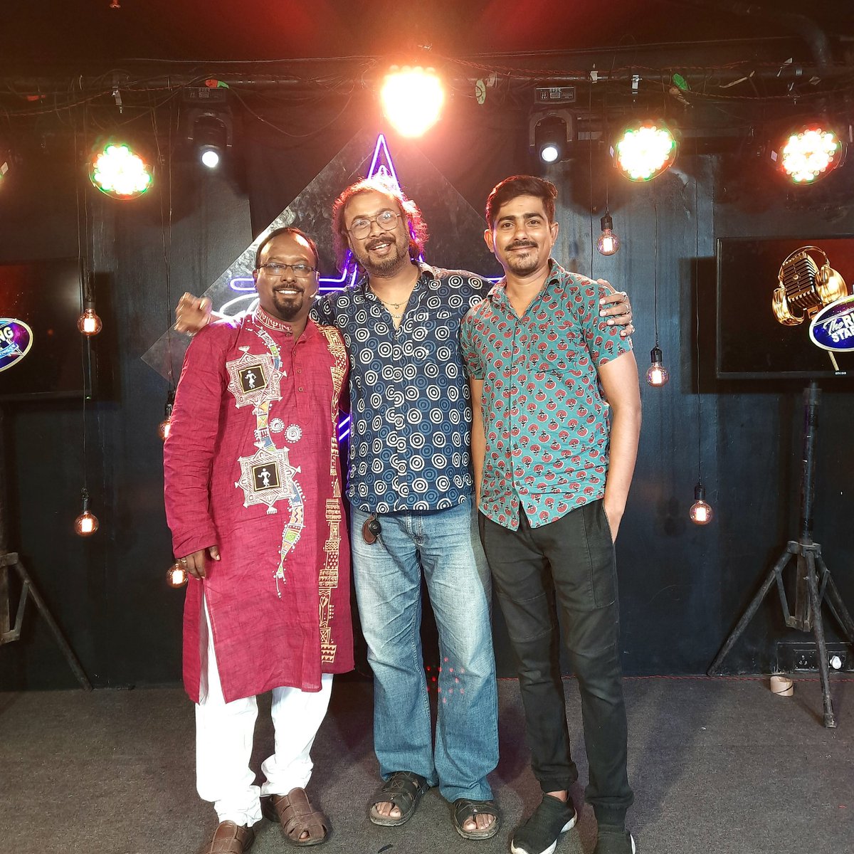 Surajit4music's tweet photo. Successfully completed Final Grand Audition The RisingStar with all my colleagues friends Team mates #ward107 #ward108 #ward109 #ward106 #musicislife @followers #music #musicvideo #StarJalsha #sitinetwork #siti #shooting #ZeeBangla #mediaciti #love #SVFMusic #SVF #trendingpost https://t.co/yLeEQdgp4L