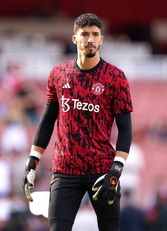 🔥 Manchester United taraftarları, Altay Bayındır'ı kalede görmek istiyor.