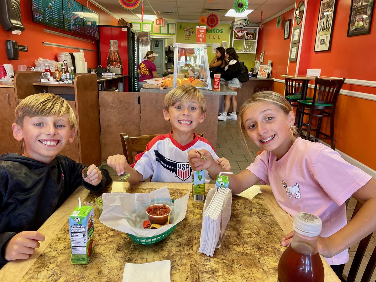 jaclynguidice's tweet photo. Our first “Night to Connect”…. Families get to enjoy a family activity without the worry of homework and studying-Games, walks, scavenger hunts, baking, dining out, etc…. What a fun night! #NMerrickProud https://t.co/Tsx6cYTSsN