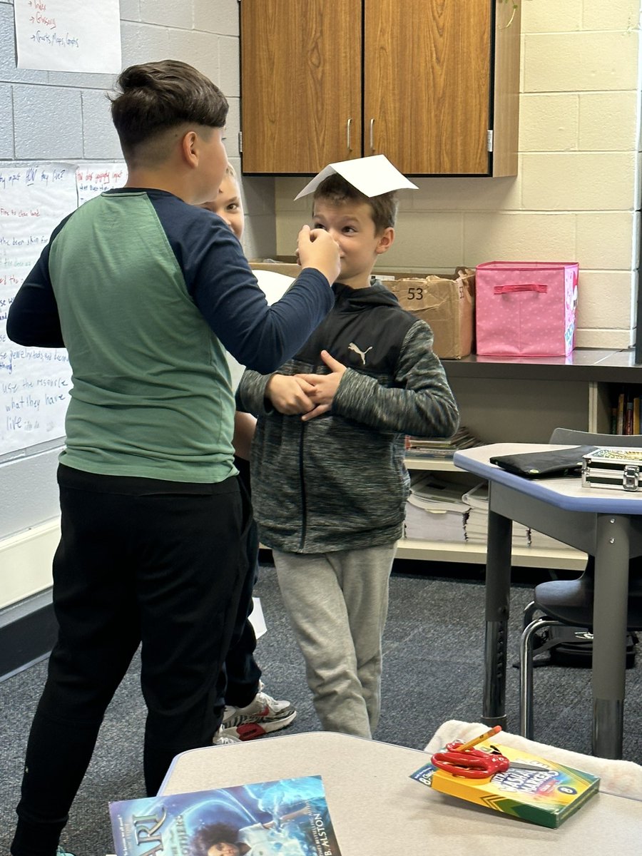 vandesampel77's tweet photo. Learning to #LiftOthersUp turned out to be a great session for our 5th graders today. #Reflective #Engaging #Empowering as we talked about how to assure we are #Embracing one and all. #VerySupportive @HanoverHuskies https://t.co/Uevh2YZrdJ