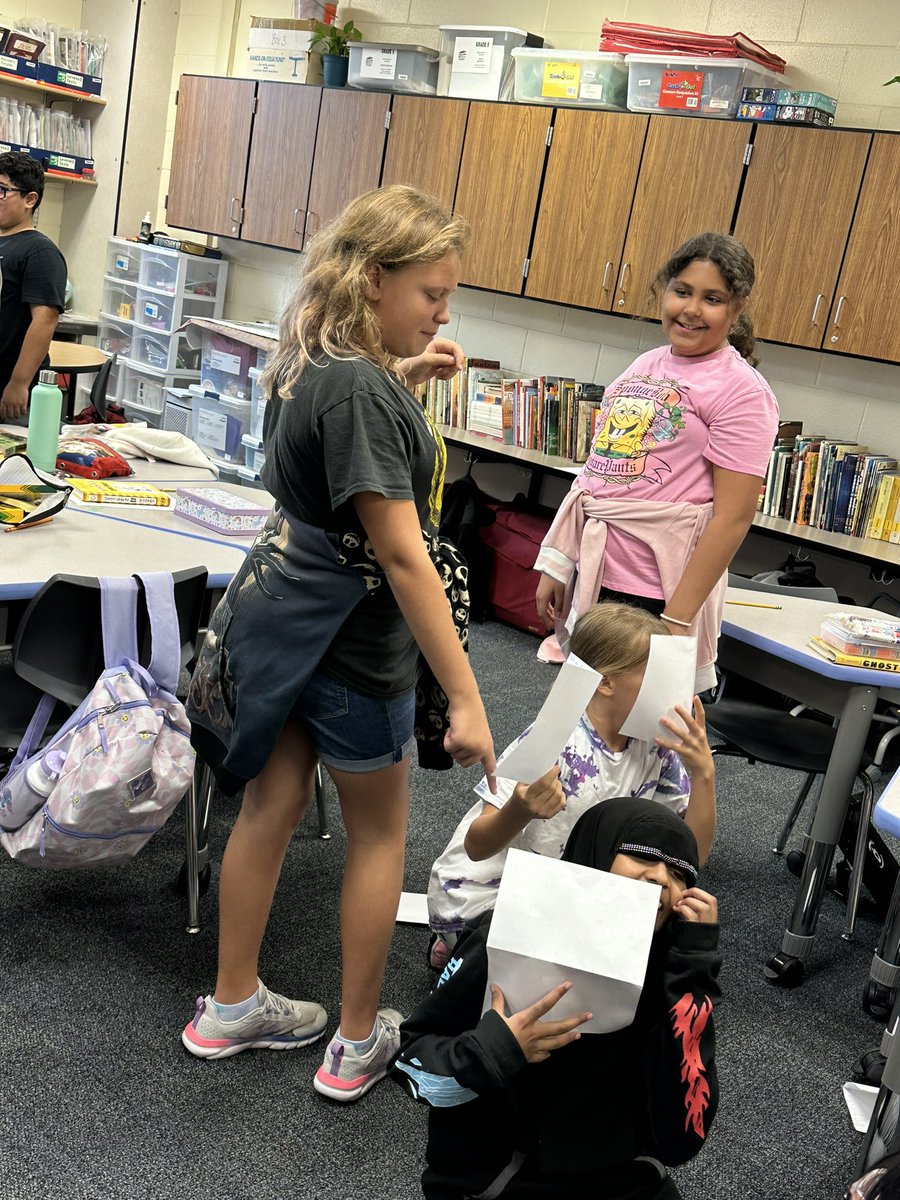 vandesampel77's tweet photo. Learning to #LiftOthersUp turned out to be a great session for our 5th graders today. #Reflective #Engaging #Empowering as we talked about how to assure we are #Embracing one and all. #VerySupportive @HanoverHuskies https://t.co/Uevh2YZrdJ