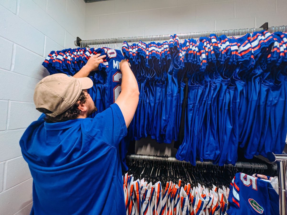 Best in the country‼️

Happy Equipment Managers Appreciation Day to <a href="/GatorsEquipment/">GatorsEquipment</a>! Thankful for all of the work you do for the program. 🐊

#GoGators | #jOURney
