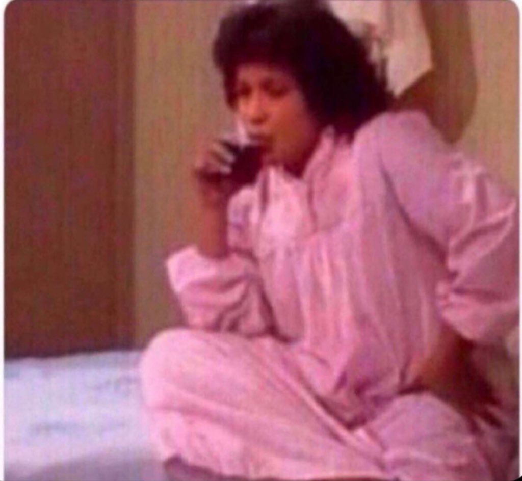 المهم متى الالبوم ؟ 🌍🕰️ 

#البوم_الارض
#Nawal2023