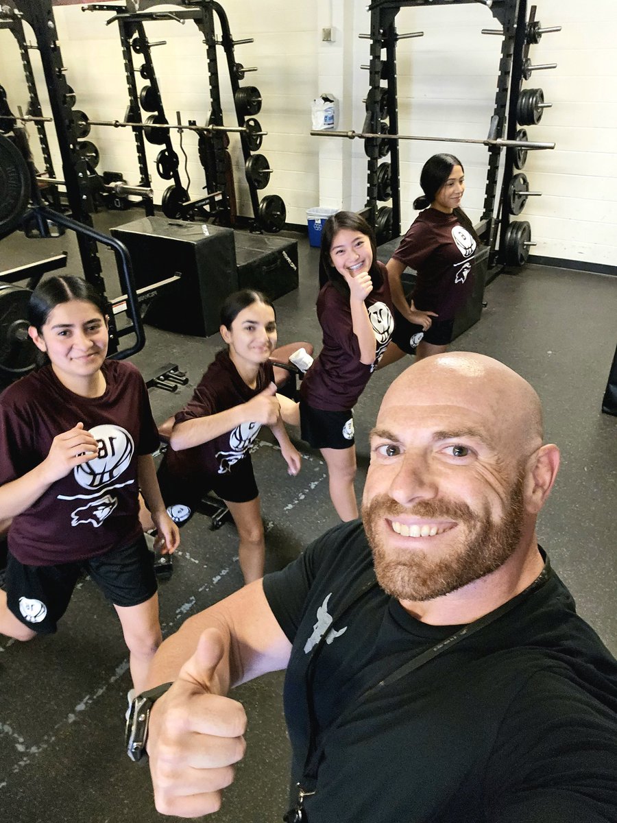 NorthbrookLifts's tweet photo. We are learning how hard work in the weightroom will translate to the Court 🏀🔥🏀 #SBISD #ClubCorwin https://t.co/FkQKttXx6Y