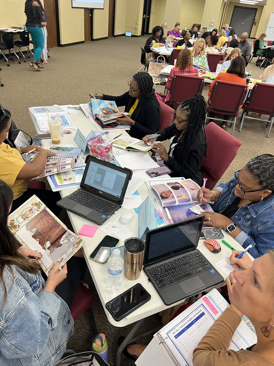 salleyedwards's tweet photo. Intentional, incidental language work in action- marking up books to use the PAT strategy. #coxcampus #GADOE #LJFATheGeorgiaWay #literacyandJusticeforall https://t.co/cGJlKbXKrY