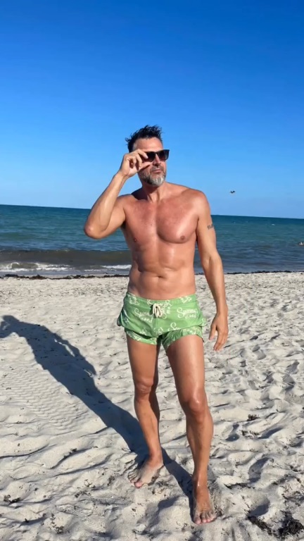 MachosHot_'s tweet photo. El machazo de Leo Montero 🔥🔥🔥🔥🔥
Impresionante lo que me calienta, y cada día está mejor 🍌💦
Para ser su esclavo gritón toda la noche...
Para sacarle la malla y...

Le dan?
Quieren que suba más fotitos así? 😏

#Macho #Hot #Sexo #Gay #XXX #MachosArgentinos #MachosDeArgentina https://t.co/MIJGY0LuAL