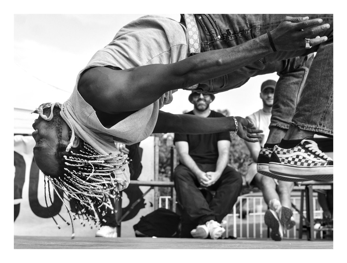 Un_Bon_Mot's tweet photo. 📸 SG* à Guénange, septembre 2023.
#Photo #Photographie #PhotographieHumaniste #PhotoDeRue #Photography #CandidPhotography #StreetPhoto #StreetPhotography #BlackAndWhitePhotography #BlackAndWhite #Dance #StreetLife #Breakdance #BBoy #BGirl #RawDogs #Studio511 #DarkXCrew #Guénange https://t.co/9Uo17Icnxy