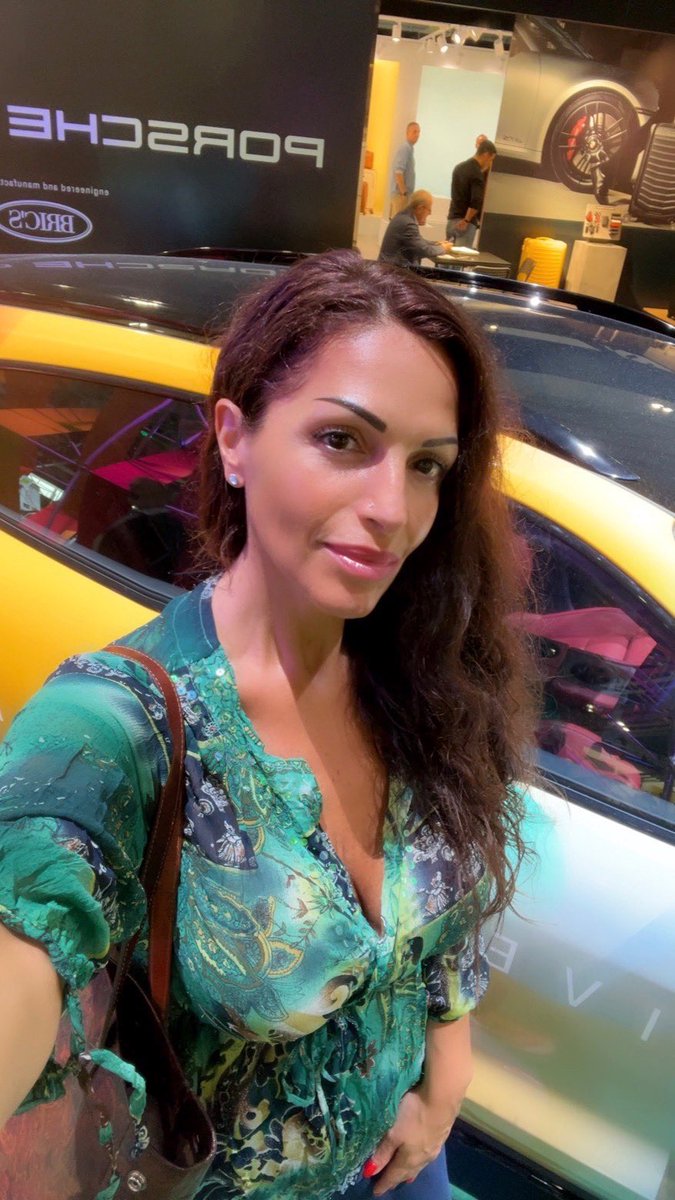 iredreamer_dj's tweet photo. Always a fantastic, amazing, stunning atmosphere at MICAM &amp; MIPEL 🤩
Great vibes, wonderful people, shining colors, and awesome creativity. It’s always so special and unique with our super top #MadeInItaly 😍🔝🇮🇹👢👠👜🌟💖❤️

#iredreamer #micam #mipel #milano #fieramilano #moda https://t.co/0QHhsVTnyD