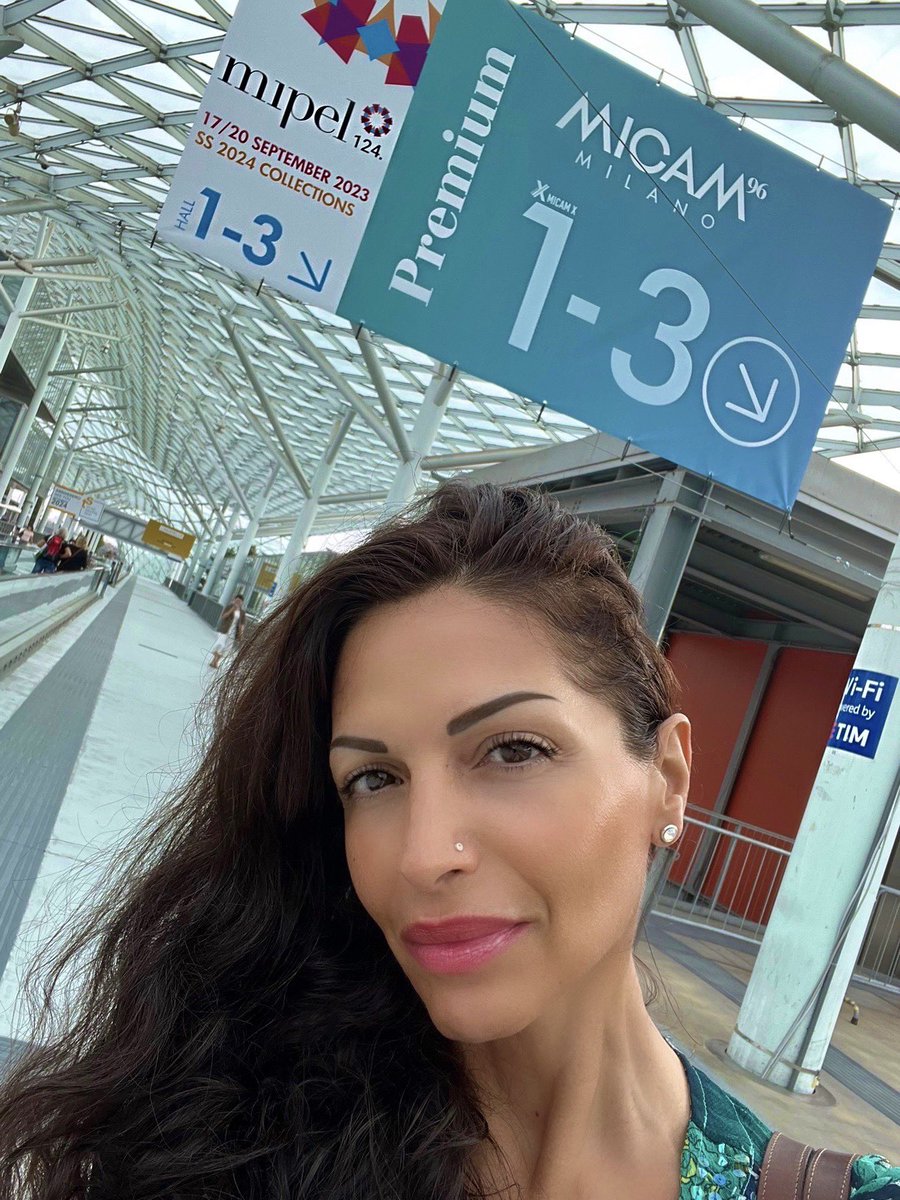 iredreamer_dj's tweet photo. Always a fantastic, amazing, stunning atmosphere at MICAM &amp; MIPEL 🤩
Great vibes, wonderful people, shining colors, and awesome creativity. It’s always so special and unique with our super top #MadeInItaly 😍🔝🇮🇹👢👠👜🌟💖❤️

#iredreamer #micam #mipel #milano #fieramilano #moda https://t.co/0QHhsVTnyD