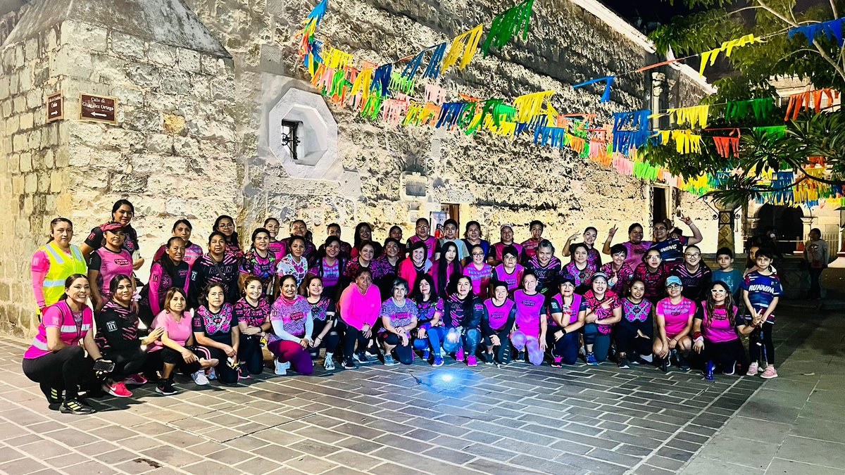RunInOaxaca's tweet photo. ¡Ayer disfrutamos de divertidos kilómetros rosas! Gracias a todas por sumarse a una ruta más de #ChicasRunIn 🫶

¡Sigamos adelante! 
#ChicasRunIn #RunInOaxaca #Oaxaca https://t.co/AhVqjWDpQZ