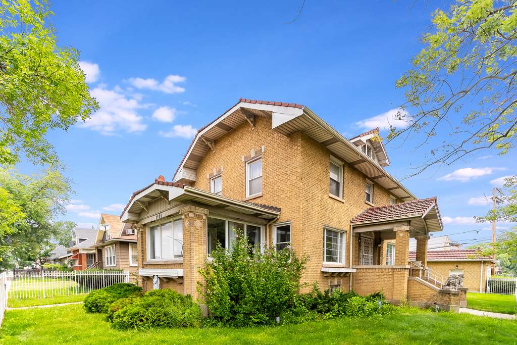 habloft's tweet photo. New Listing Price: $400,000
1101 N Central Avenue, Chicago, IL 60651 is a fantastic property with 3 bedrooms and 3.5 bathrooms.
See more here: https://t.co/MccnkZQ64M https://t.co/pbd4L3t4WL