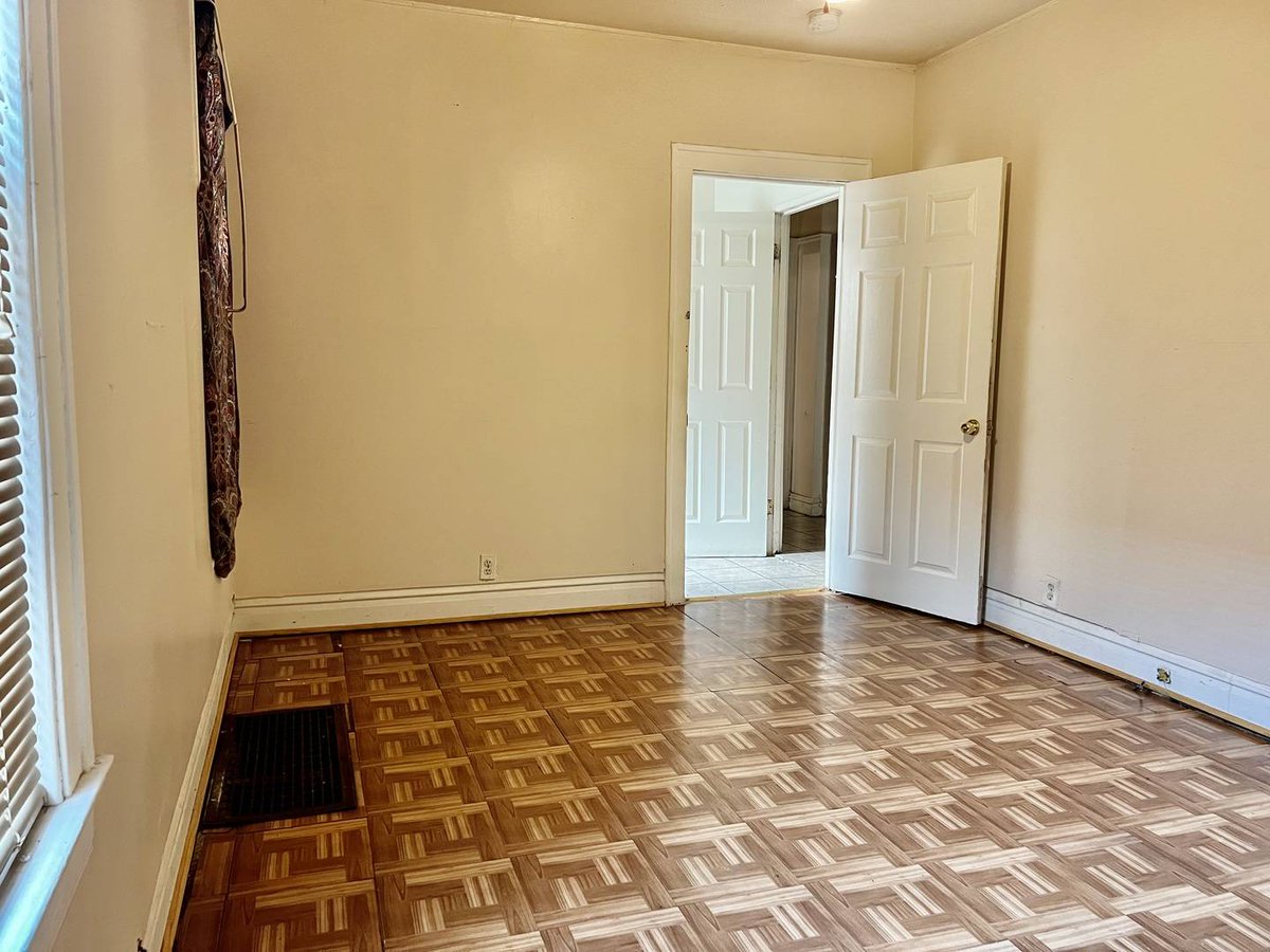 habloft's tweet photo. 5427 W Hirsch Street, Chicago, IL 60651 just hit the market!
Take a look at this awesome space: https://t.co/fNyUts8x1R https://t.co/nYPlys3CmH