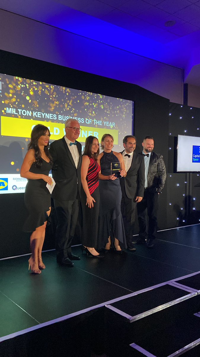 Well done @yelowyoyo for winning Gold in <a href="/MKBCmanager/">MiltonKeynesBC</a> Milton Keynes Business of the Year! #SMEMKBucks