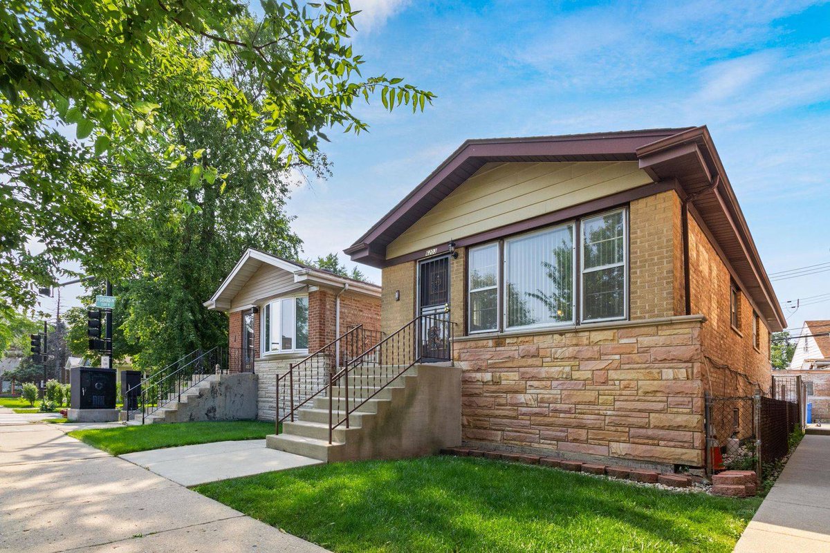 habloft's tweet photo. UNDER Contract after multiple offers. Let our team sell your home. 

https://t.co/WDieTQGmX2 
#Habloft #ChicagoRealEstate #PuttingPeopleFirst https://t.co/JzcbwVtbGw