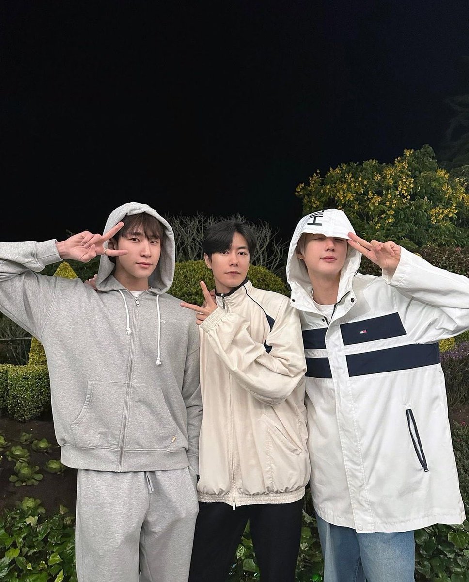 96z is 🥹❤️‍🩹 

<a href="/VAV_official/">VAV</a> 
#VAV #JACOB #LOU #AYNO #제이콥 #장펑